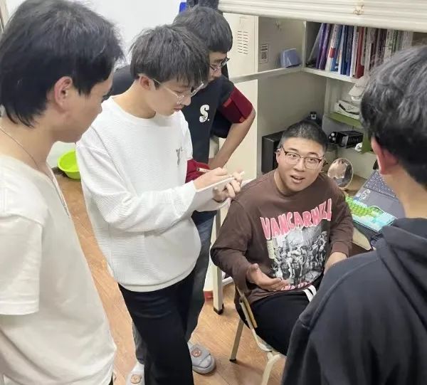 1713000415488909.jpg 640.jpg